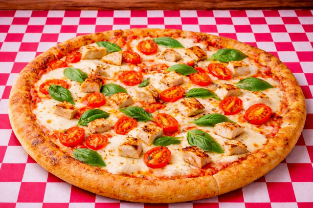 Large Grilled Chicken Margherita Pizza 14(Greek Style).