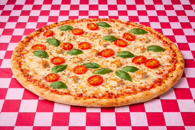 Lg Grilled Chicken Margherita Pizza 16(Italian Style).